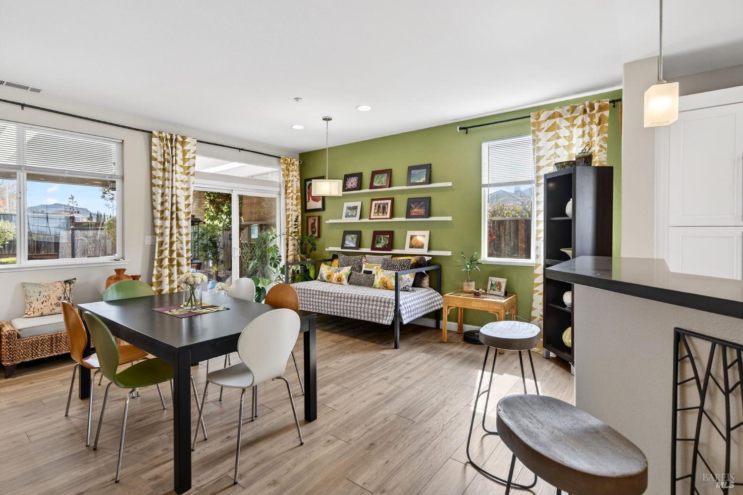 Detail Gallery Image 4 of 55 For 552 Cattail Ct, American Canyon,  CA 94503 - 4 Beds | 2 Baths