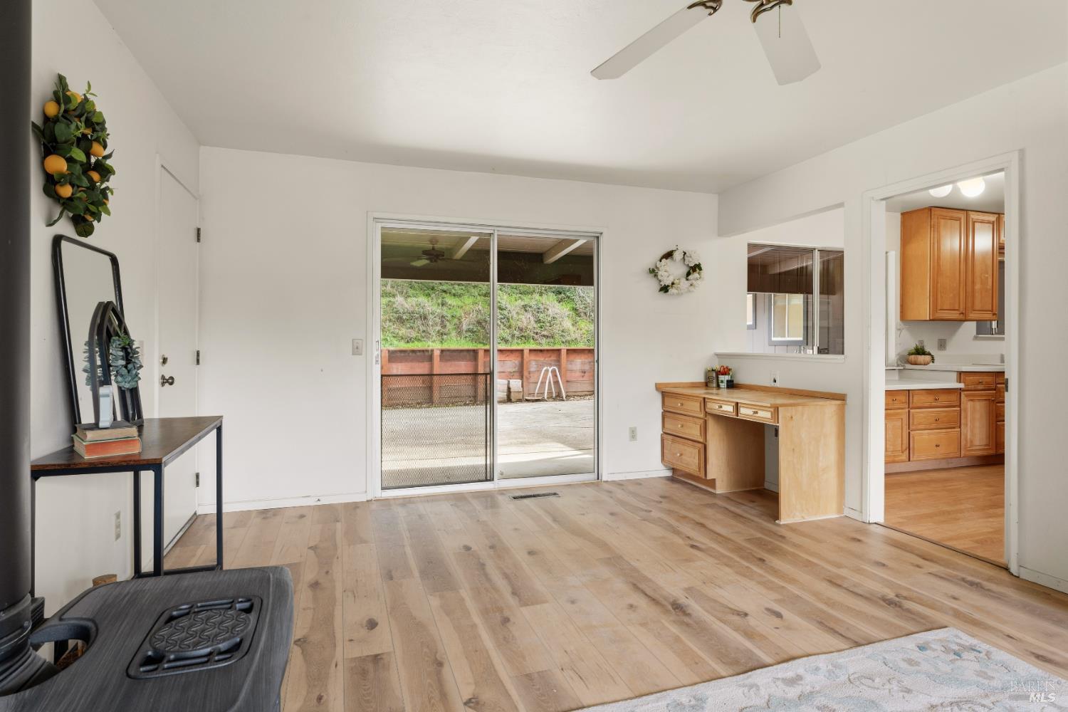 Detail Gallery Image 9 of 30 For 1261 Deerwood Dr, Ukiah,  CA 95482 - 4 Beds | 3 Baths