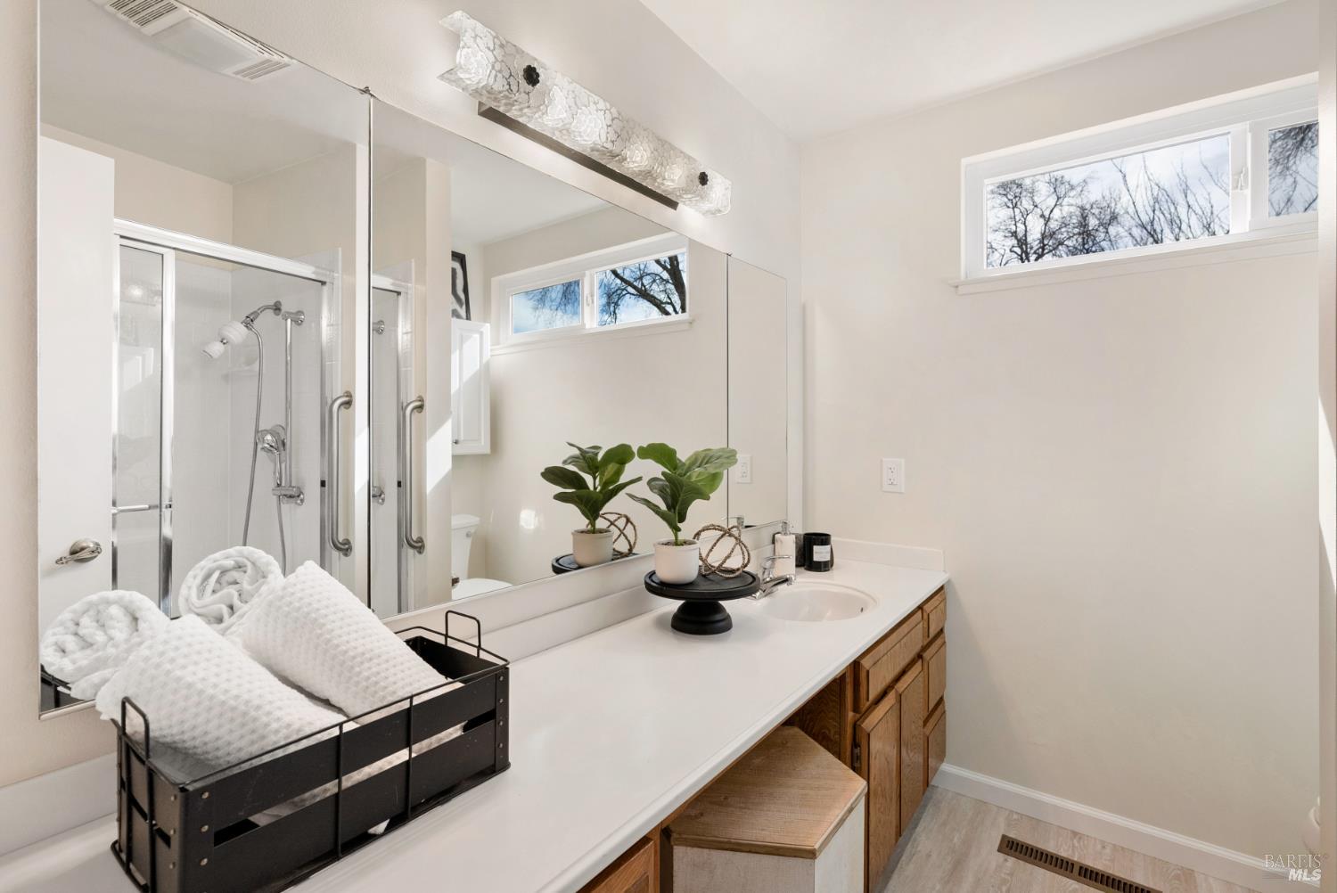 Detail Gallery Image 18 of 33 For 360 Twin Lakes Dr, Santa Rosa,  CA 95409 - 2 Beds | 2 Baths