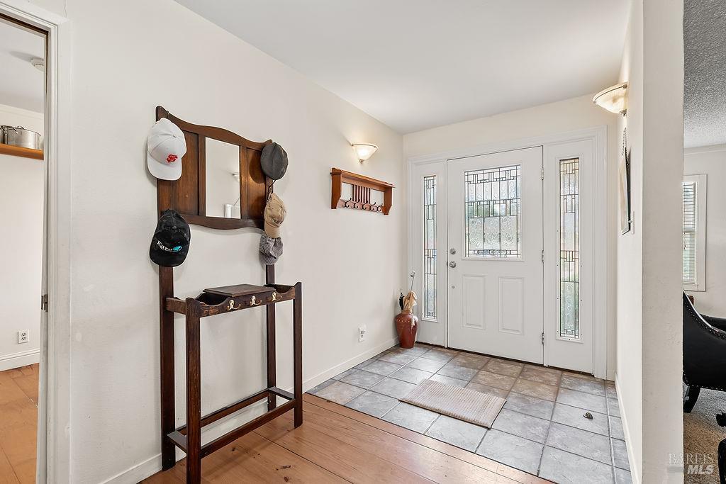 Detail Gallery Image 27 of 49 For 2336 Greenbriar Way, Santa Rosa,  CA 95409 - 3 Beds | 2 Baths