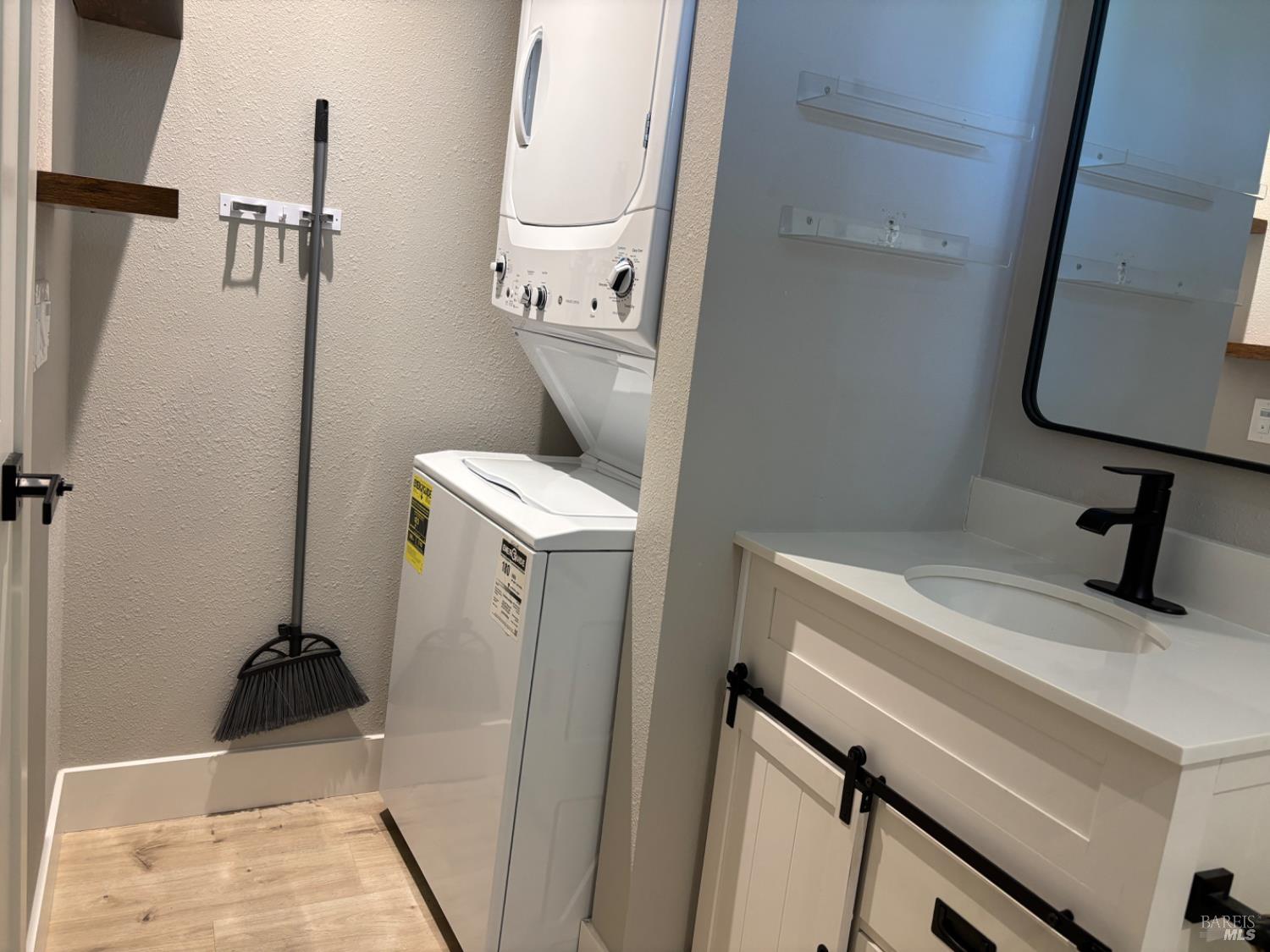 Detail Gallery Image 51 of 59 For 477 Orchard Ln, Penngrove,  CA 94951 - 5 Beds | 3 Baths