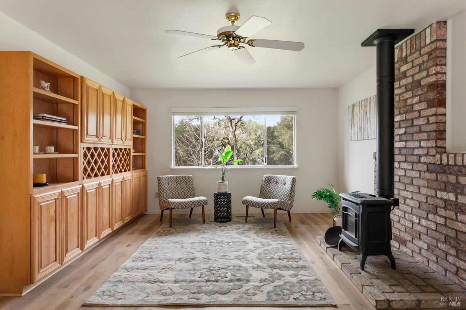 Detail Gallery Image 11 of 30 For 1261 Deerwood Dr, Ukiah,  CA 95482 - 4 Beds | 3 Baths