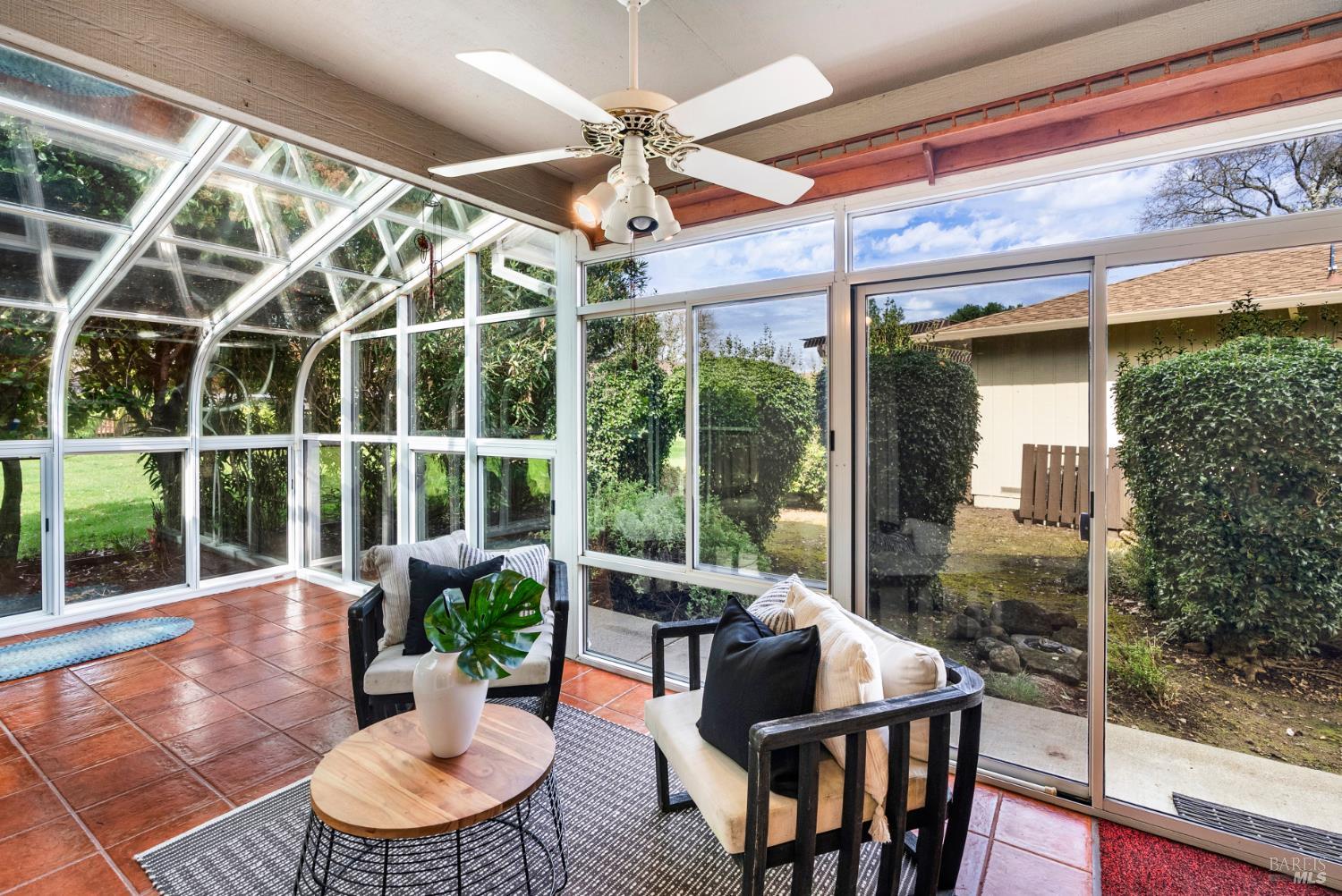 Detail Gallery Image 28 of 33 For 360 Twin Lakes Dr, Santa Rosa,  CA 95409 - 2 Beds | 2 Baths