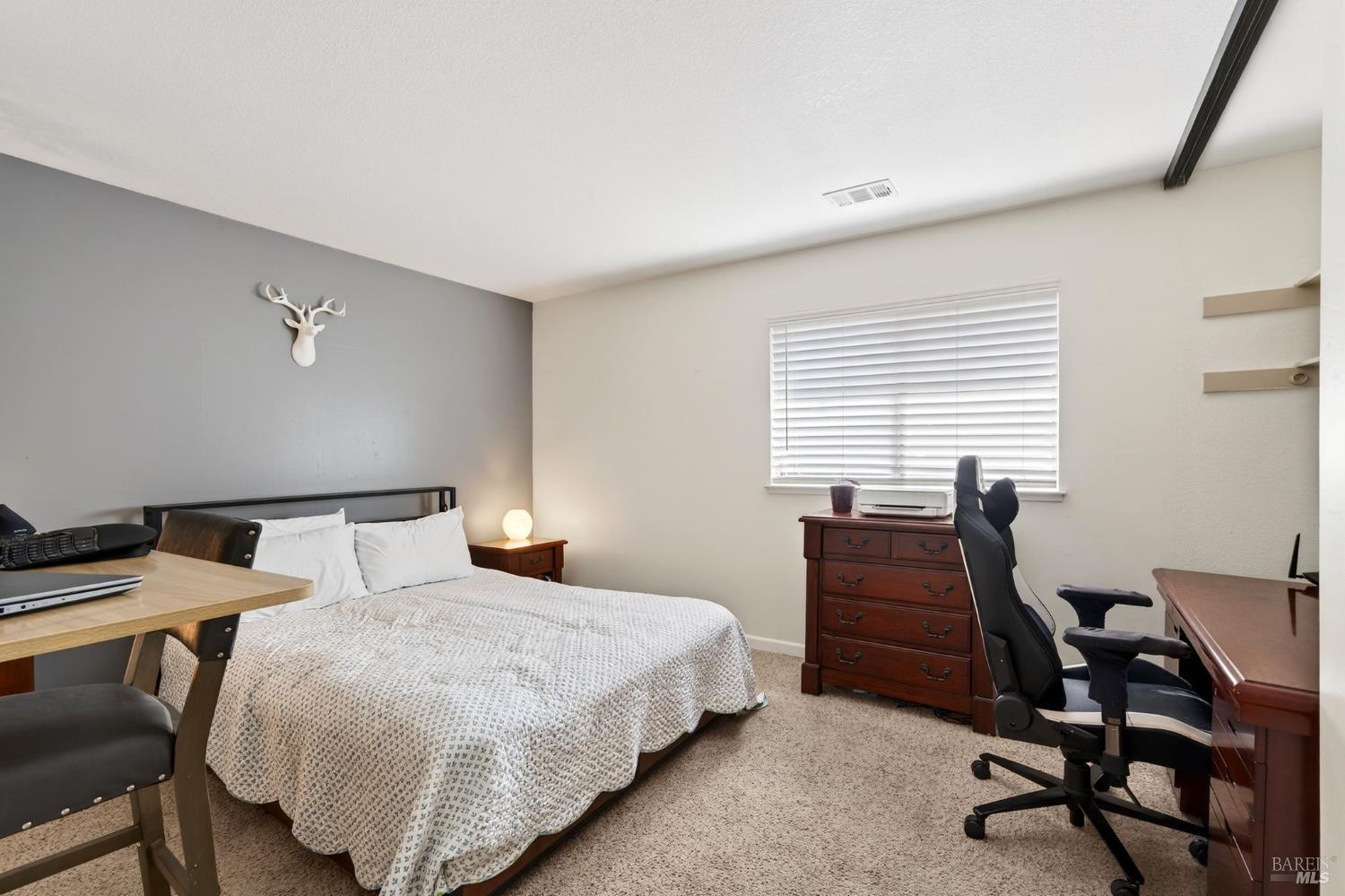 Detail Gallery Image 14 of 27 For 1936 Genoa Pl, Santa Rosa,  CA 95403 - 3 Beds | 2 Baths