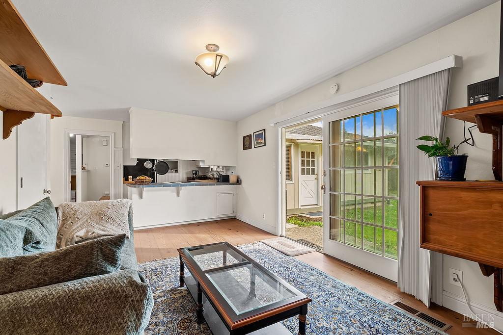 Detail Gallery Image 15 of 49 For 2336 Greenbriar Way, Santa Rosa,  CA 95409 - 3 Beds | 2 Baths