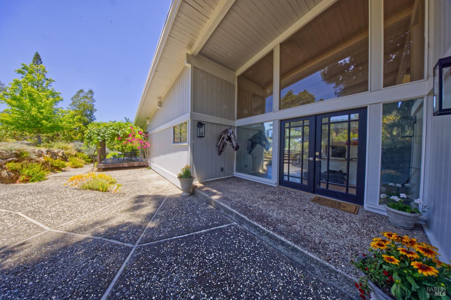 Detail Gallery Image 34 of 67 For 1755 Diamond Mountain Rd, Calistoga,  CA 94515 - 3 Beds | 3/1 Baths