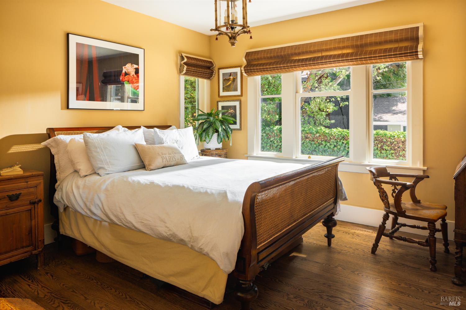 Detail Gallery Image 14 of 34 For 177 Miller Ave, Mill Valley,  CA 94941 - 2 Beds | 2 Baths