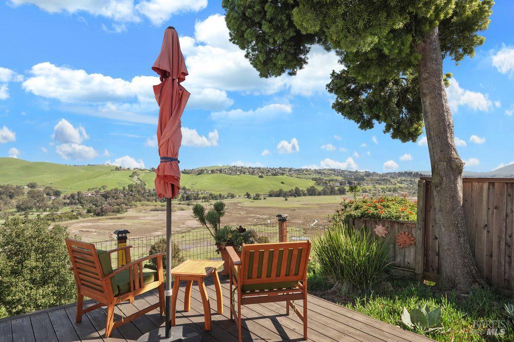 Detail Gallery Image 5 of 46 For 1000 Topsail Dr, Vallejo,  CA 94591 - 4 Beds | 2 Baths