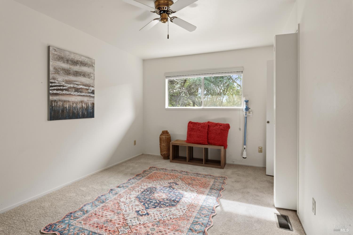 Detail Gallery Image 15 of 30 For 1261 Deerwood Dr, Ukiah,  CA 95482 - 4 Beds | 3 Baths