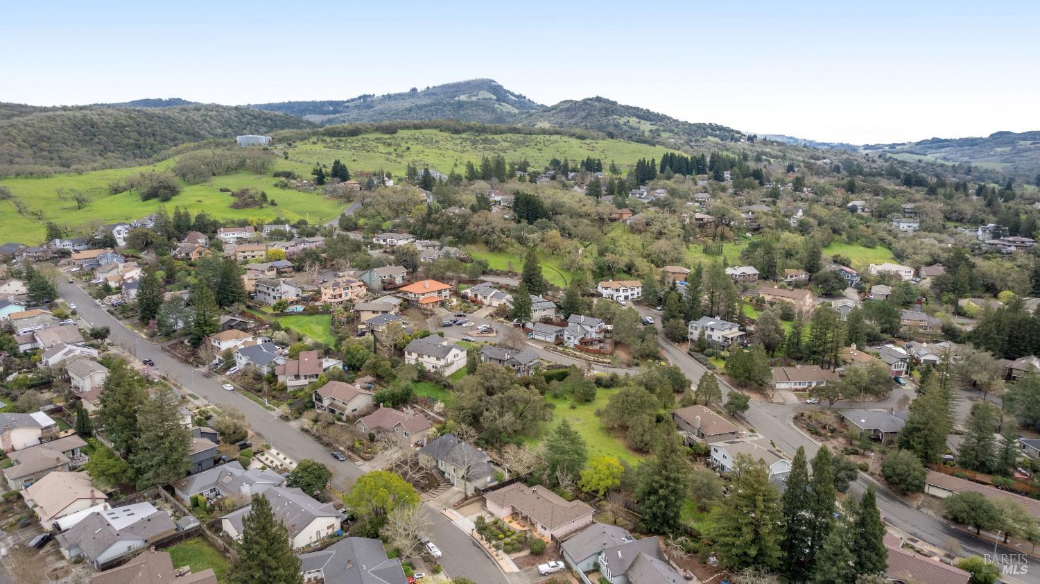 Detail Gallery Image 6 of 55 For 4746 Tarton Dr, Santa Rosa,  CA 95405 - 2 Beds | 2 Baths