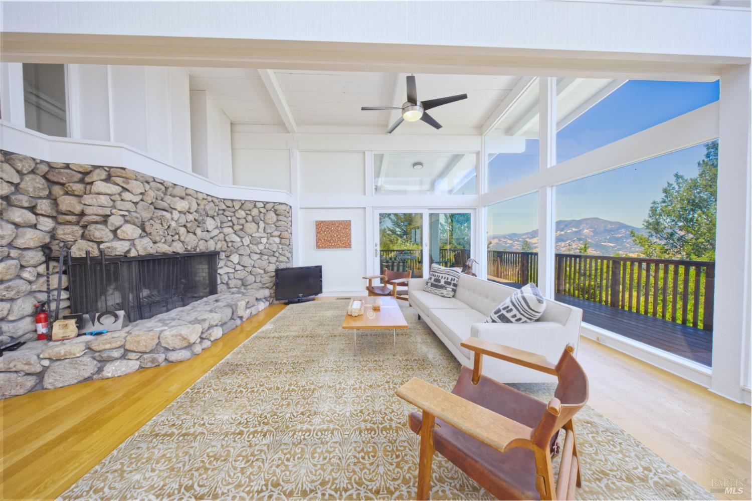 Detail Gallery Image 10 of 67 For 1755 Diamond Mountain Rd, Calistoga,  CA 94515 - 3 Beds | 3/1 Baths