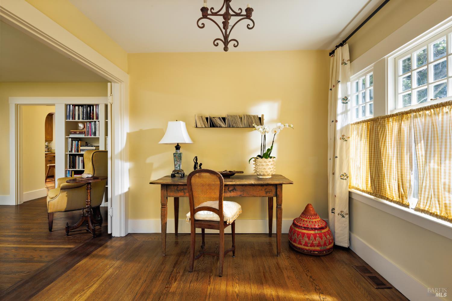 Detail Gallery Image 3 of 34 For 177 Miller Ave, Mill Valley,  CA 94941 - – Beds | – Baths