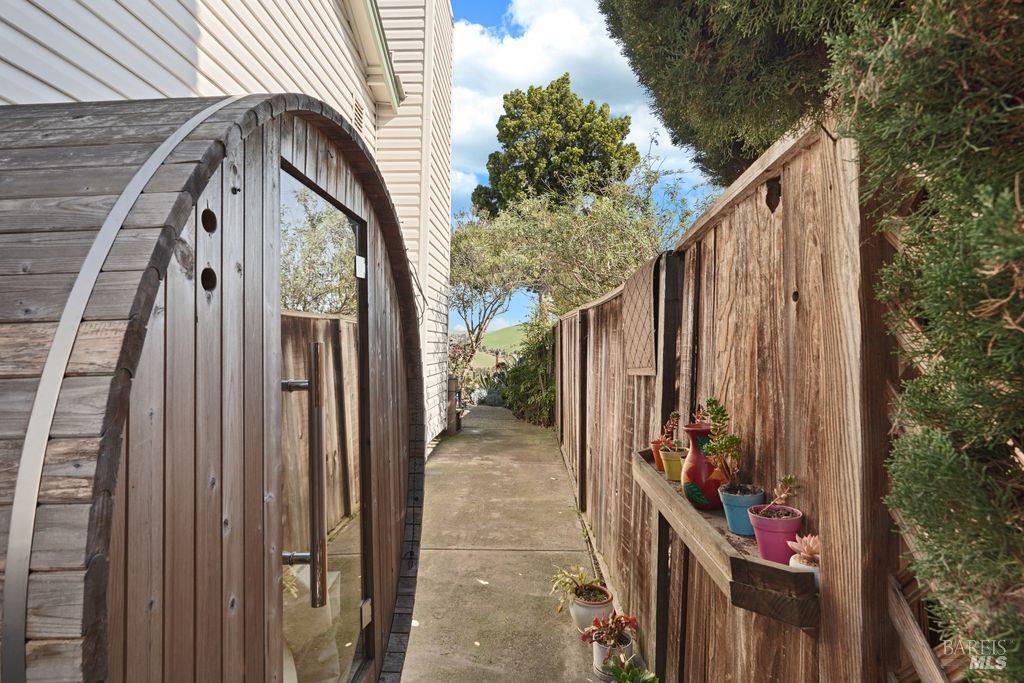 Detail Gallery Image 36 of 46 For 1000 Topsail Dr, Vallejo,  CA 94591 - 4 Beds | 2 Baths