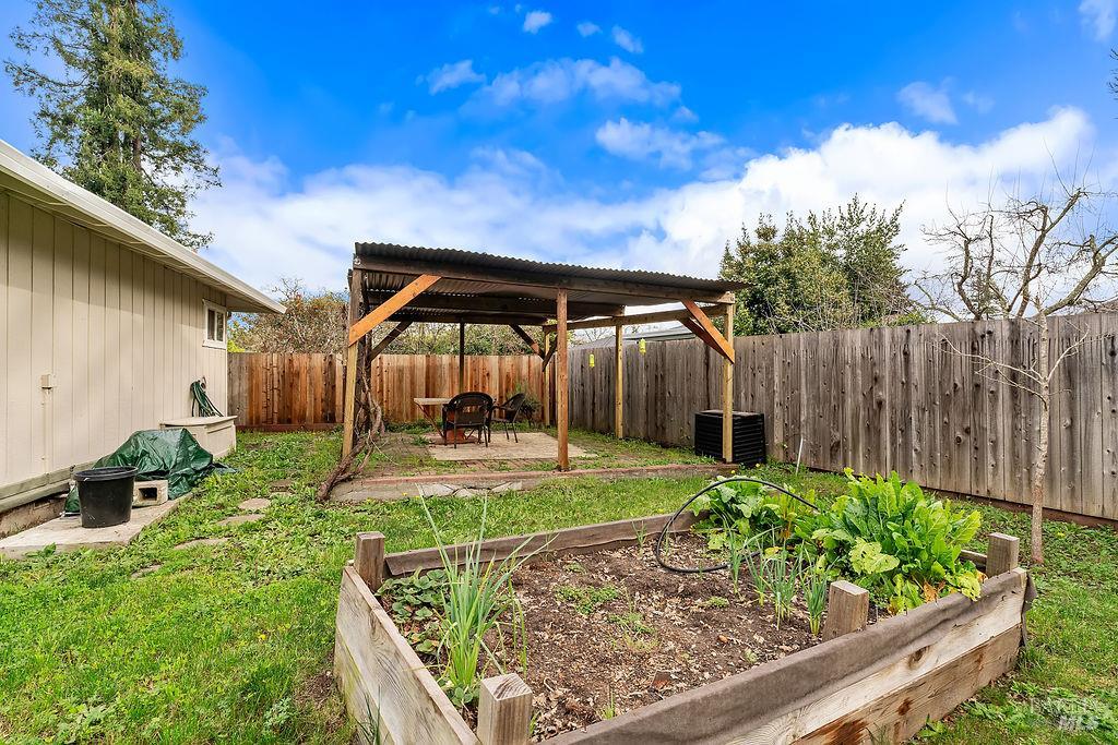 Detail Gallery Image 44 of 49 For 2336 Greenbriar Way, Santa Rosa,  CA 95409 - 3 Beds | 2 Baths