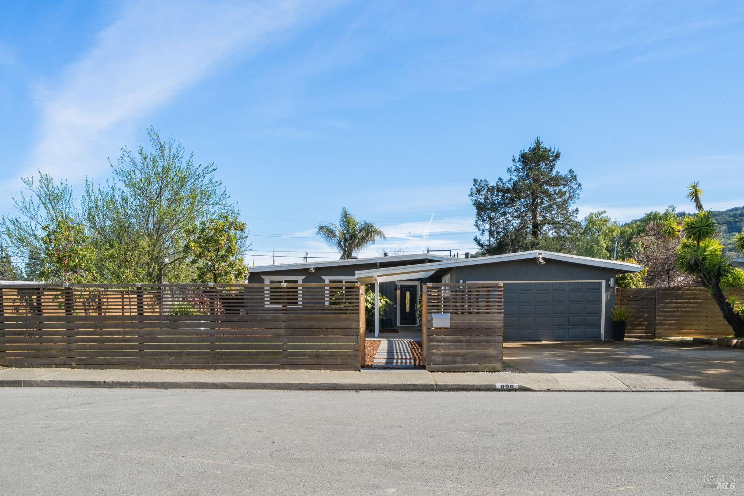 Front Image Thumbnail for BA326016213