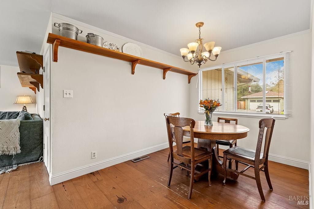 Detail Gallery Image 8 of 49 For 2336 Greenbriar Way, Santa Rosa,  CA 95409 - 3 Beds | 2 Baths