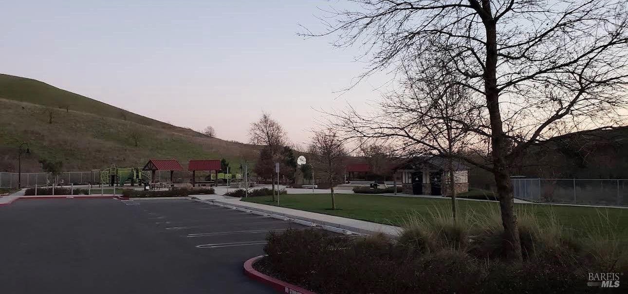 Detail Gallery Image 53 of 57 For 7280 Willow Creek Cir, Vallejo,  CA 94591 - 4 Beds | 2/1 Baths