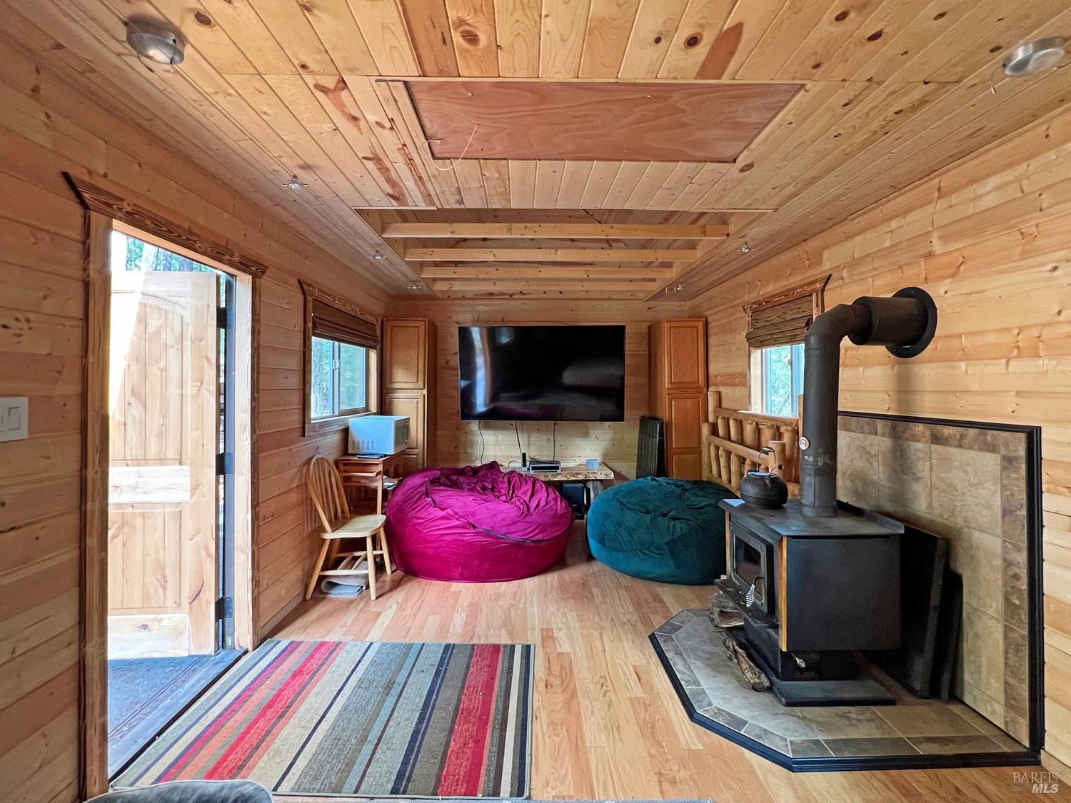 Detail Gallery Image 18 of 38 For 4311 Forest Hill Dr, Potter Valley,  CA 95469 - 2 Beds | 1 Baths