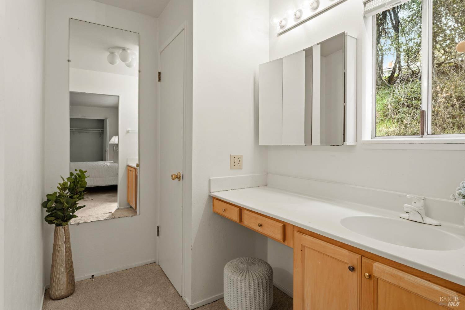 Detail Gallery Image 18 of 30 For 1261 Deerwood Dr, Ukiah,  CA 95482 - 4 Beds | 3 Baths