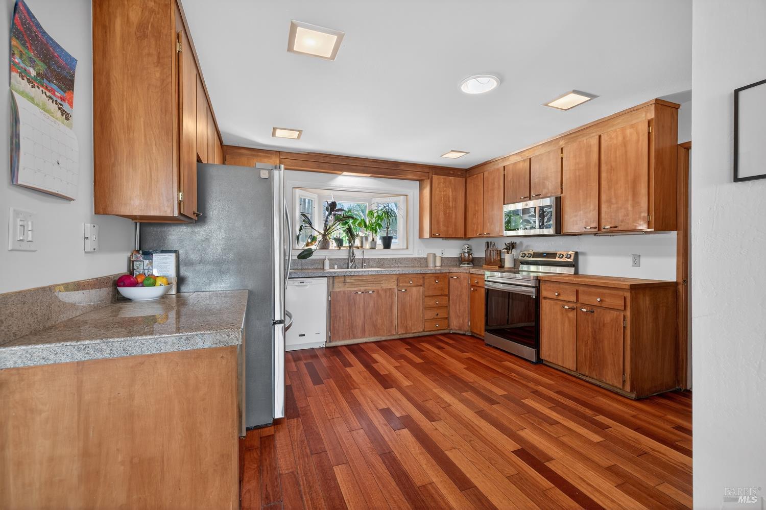 Detail Gallery Image 23 of 51 For 445 Marshall Ave, Petaluma,  CA 94952 - 3 Beds | 2 Baths