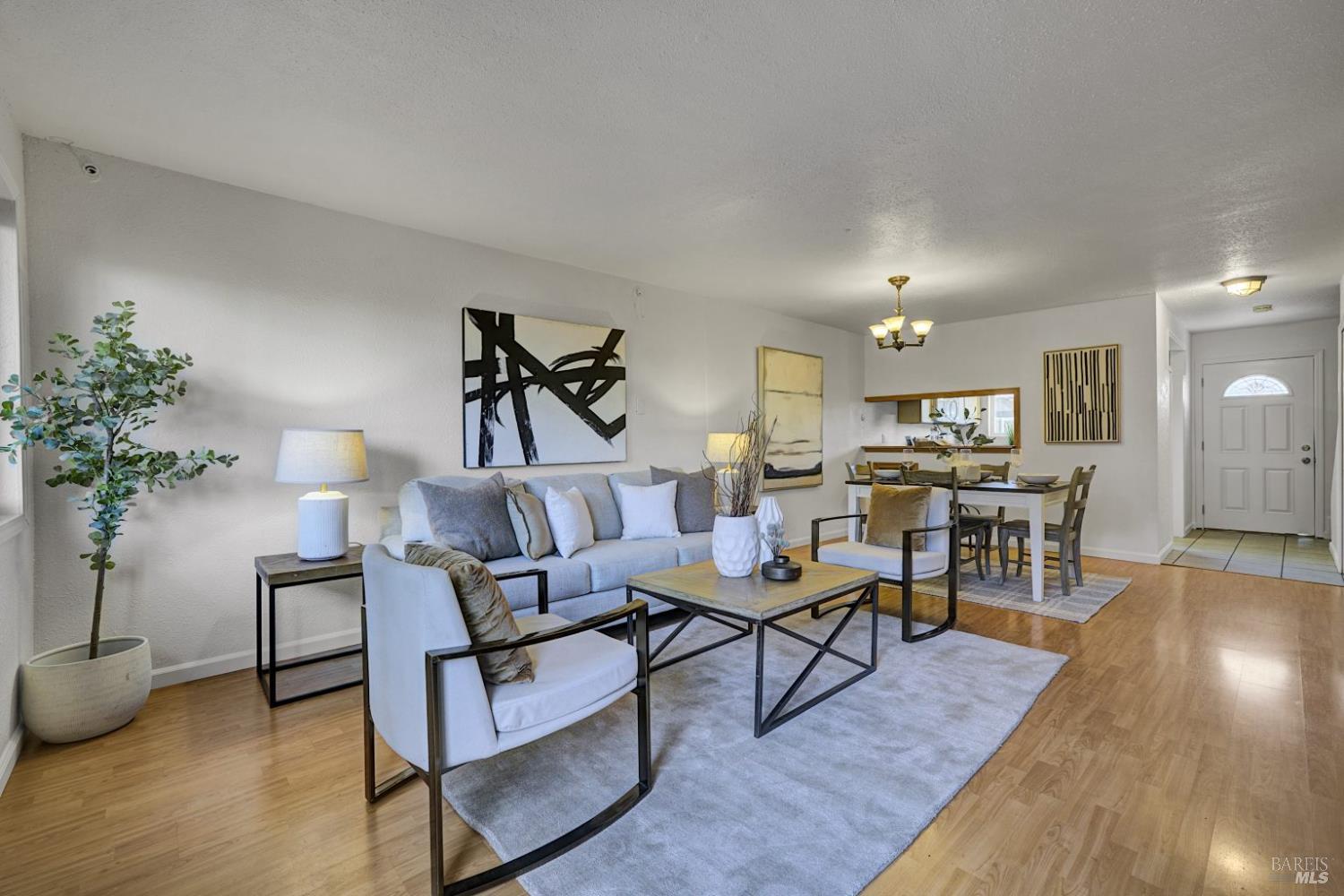 Detail Gallery Image 12 of 33 For 735 Racquet Club Cir, Rohnert Park,  CA 94928 - 2 Beds | 1/1 Baths