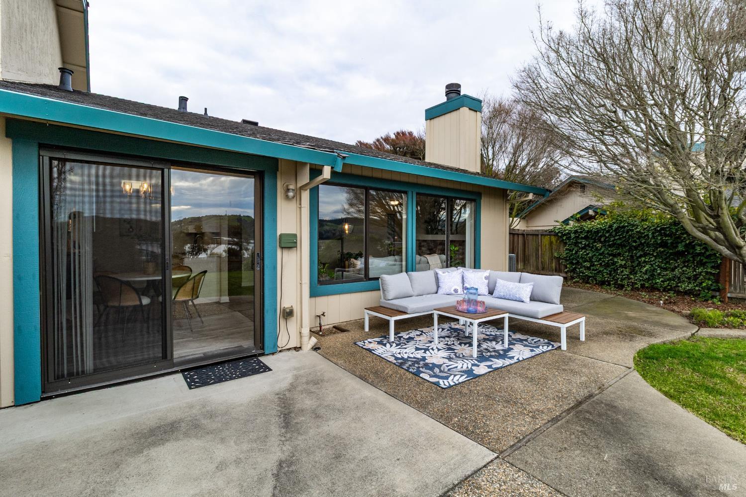 Detail Gallery Image 37 of 48 For 1474 London Cir, Benicia,  CA 94510 - 2 Beds | 2 Baths