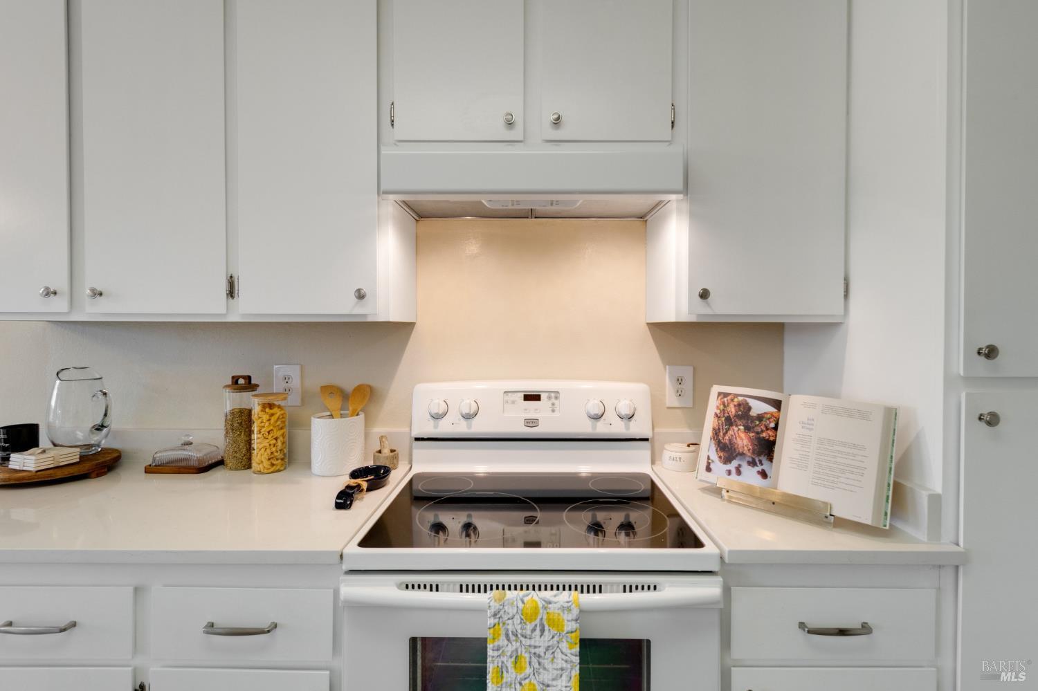 Detail Gallery Image 14 of 48 For 1474 London Cir, Benicia,  CA 94510 - 2 Beds | 2 Baths