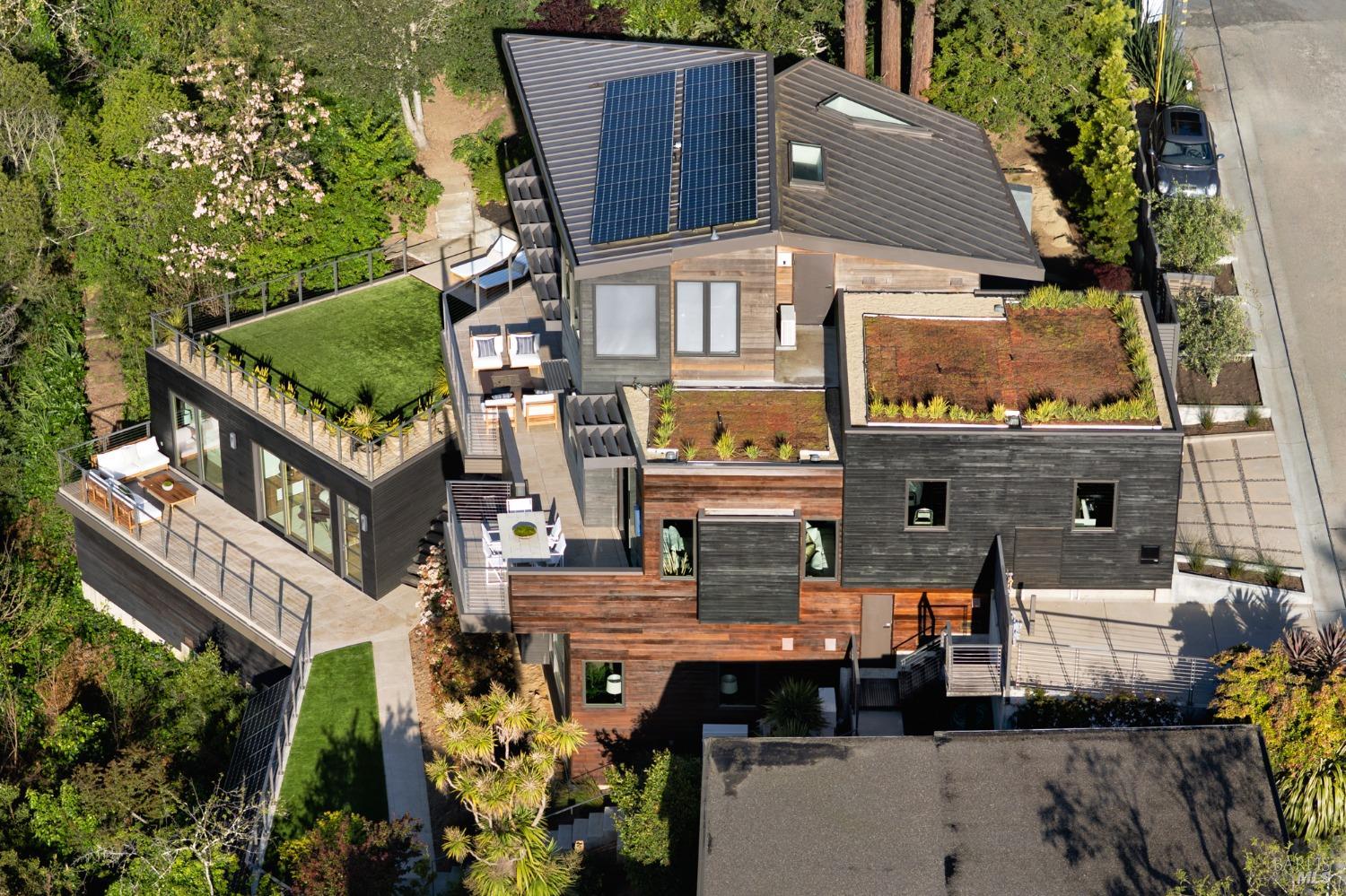 Detail Gallery Image 41 of 43 For 2 Upper Alcatraz Pl, Mill Valley,  CA 94941 - 5 Beds | 5/1 Baths