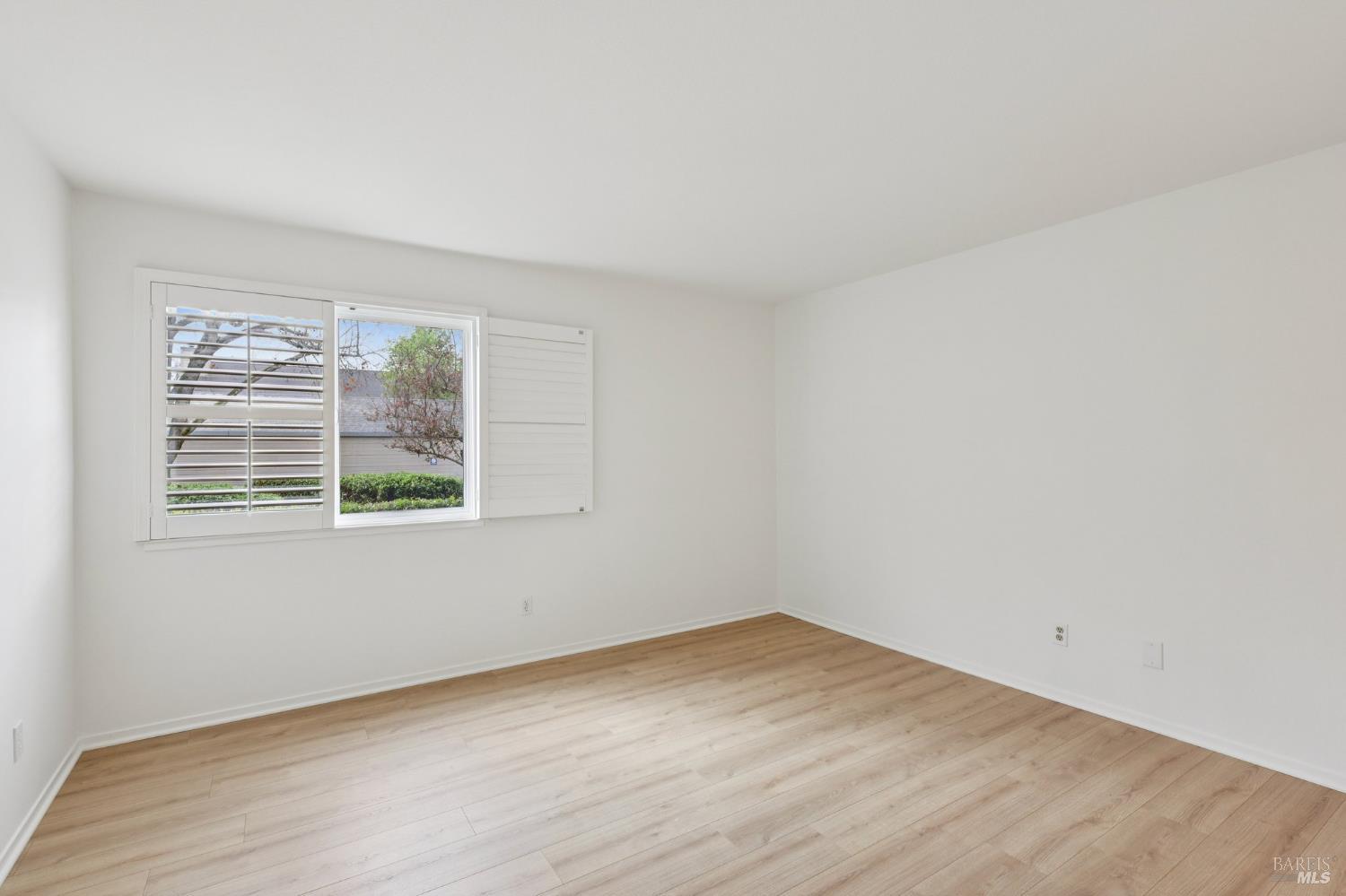 Detail Gallery Image 12 of 23 For 589 Mission Blvd, Santa Rosa,  CA 95409 - 2 Beds | 2 Baths
