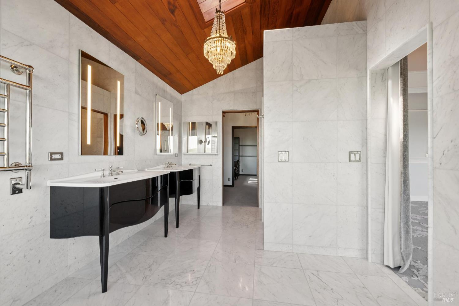 Detail Gallery Image 42 of 66 For 160 Crest Rd, Novato,  CA 94945 - 3 Beds | 3/2 Baths