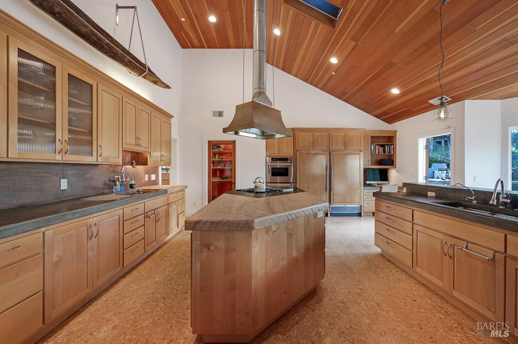 Detail Gallery Image 9 of 39 For 801 Samantha Ct, Healdsburg,  CA 95448 - 5 Beds | 4 Baths