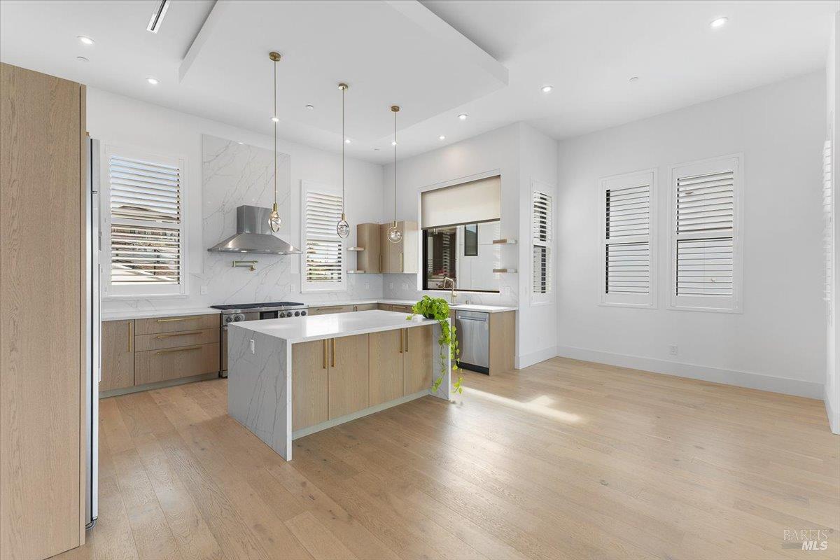 Detail Gallery Image 17 of 75 For 3623 Crescent Cir, Santa Rosa,  CA 95403 - 4 Beds | 5 Baths