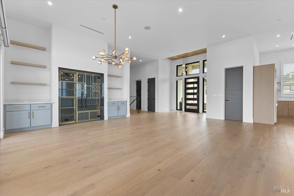 Detail Gallery Image 9 of 75 For 3623 Crescent Cir, Santa Rosa,  CA 95403 - 4 Beds | 5 Baths