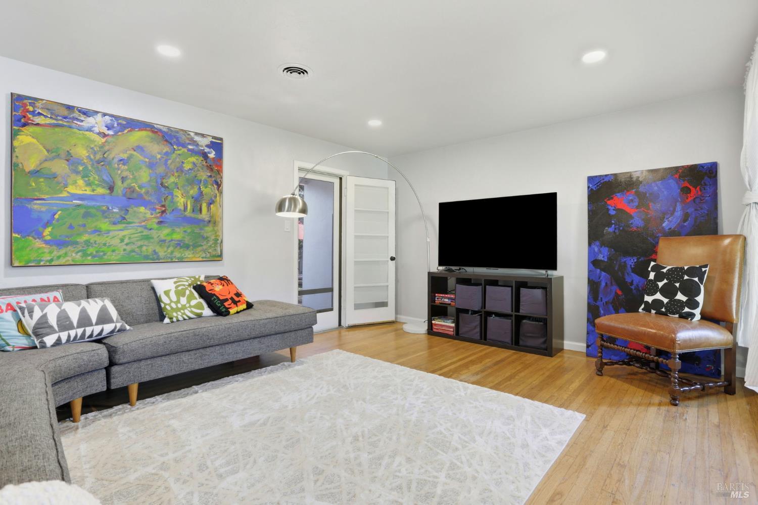 Detail Gallery Image 6 of 38 For 840 Wilmac Ave, Novato,  CA 94947 - 3 Beds | 2 Baths