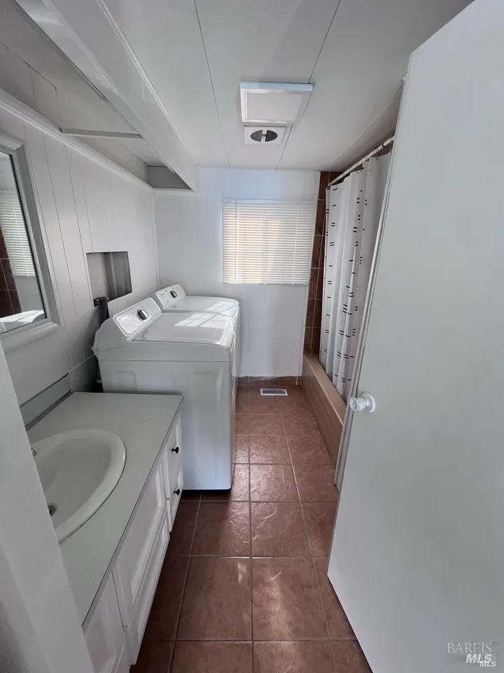 Detail Gallery Image 11 of 17 For 316 Pear Ln, Santa Rosa,  CA 95407 - 3 Beds | 1 Baths