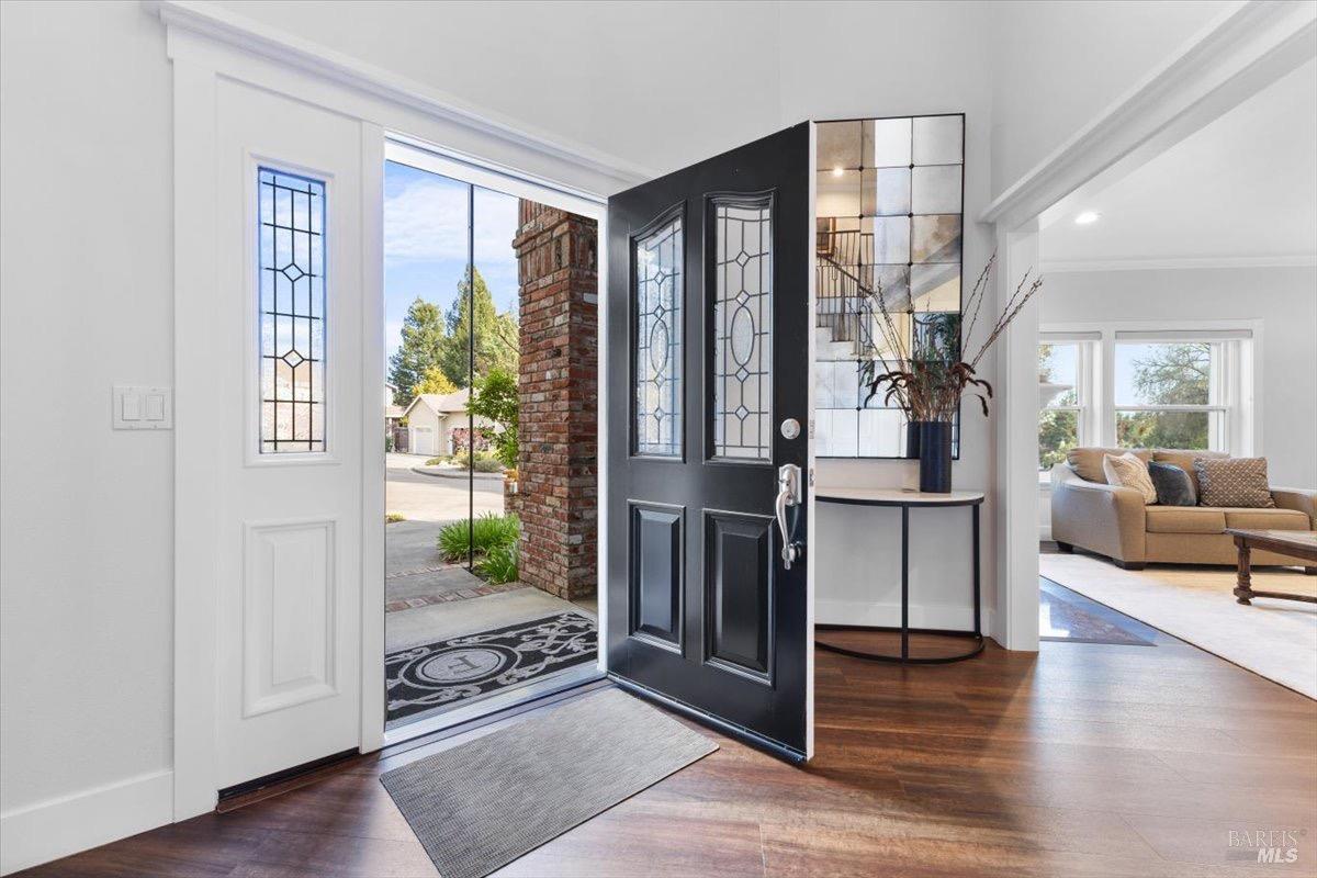 Detail Gallery Image 9 of 96 For 433 Tee Ct, Healdsburg,  CA 95448 - 4 Beds | 3/1 Baths