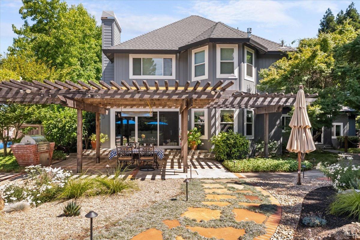 Detail Gallery Image 91 of 96 For 433 Tee Ct, Healdsburg,  CA 95448 - 4 Beds | 3/1 Baths