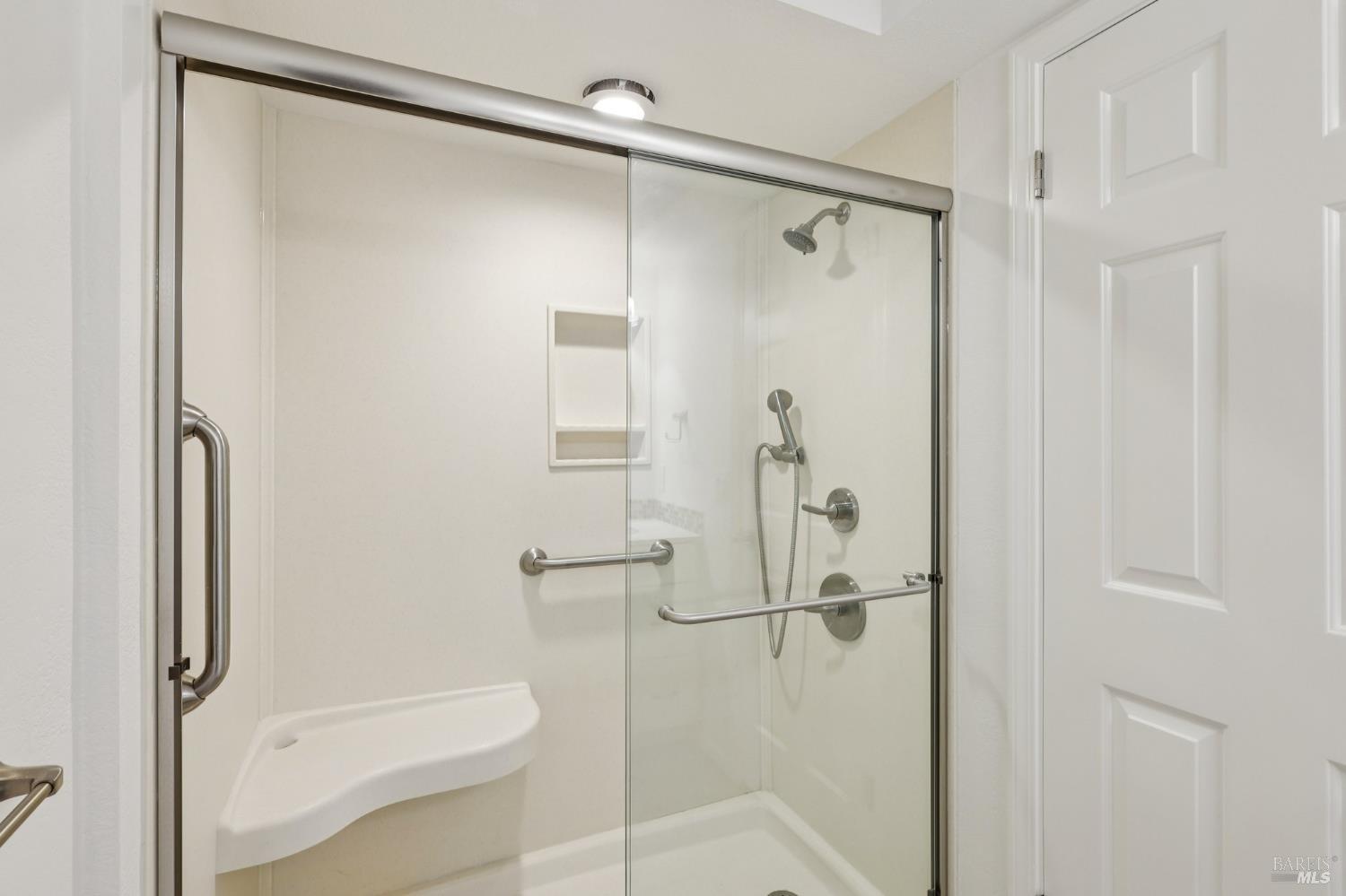 Detail Gallery Image 18 of 23 For 589 Mission Blvd, Santa Rosa,  CA 95409 - 2 Beds | 2 Baths