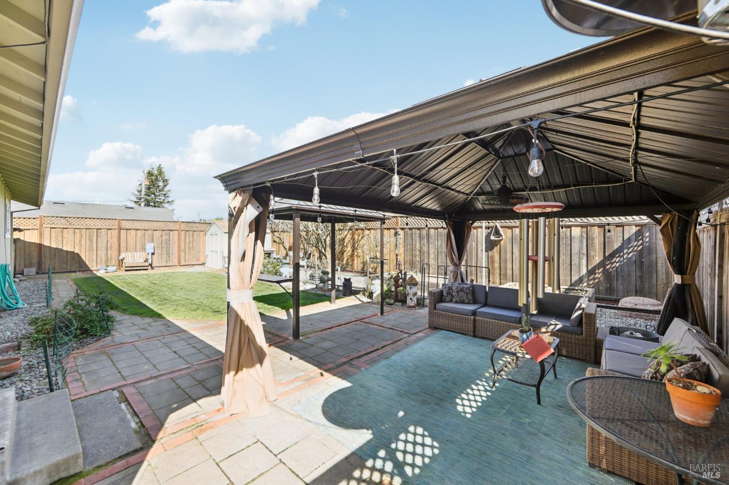 Detail Gallery Image 24 of 27 For 7070 Almond St, Rohnert Park,  CA 94928 - 3 Beds | 2 Baths