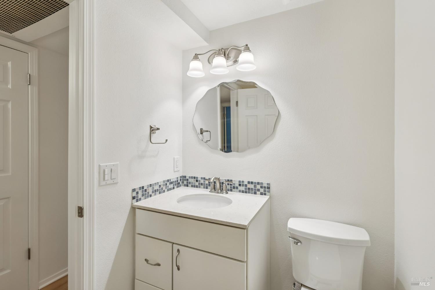 Detail Gallery Image 17 of 23 For 589 Mission Blvd, Santa Rosa,  CA 95409 - 2 Beds | 2 Baths