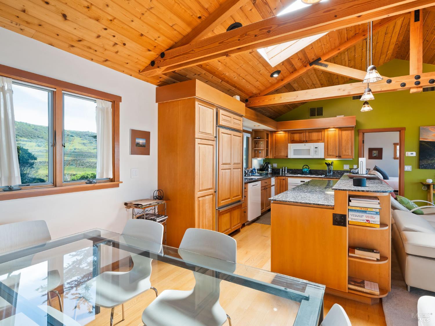 Detail Gallery Image 4 of 39 For 7400 S Highway 1 Unkn, Elk,  CA 95432 - 3 Beds | 3 Baths