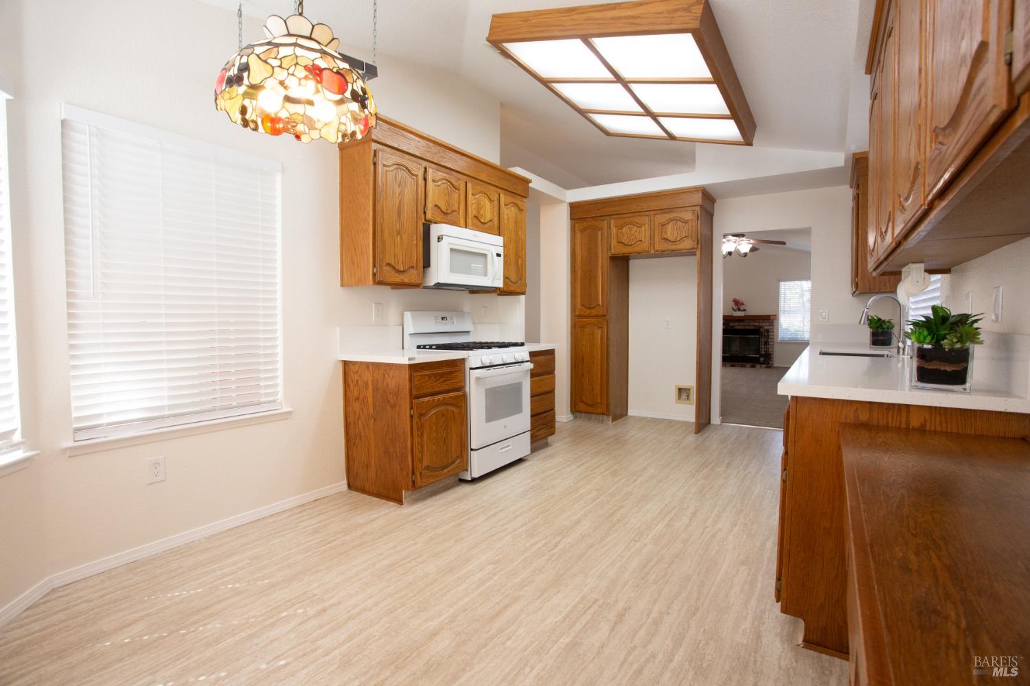 Detail Gallery Image 15 of 54 For 767 Raven Dr, Vacaville,  CA 95687 - 3 Beds | 2 Baths