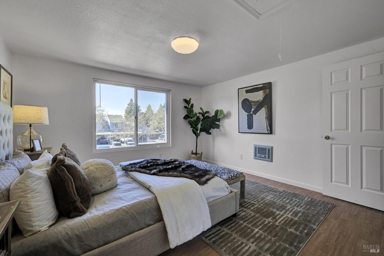 Detail Gallery Image 18 of 33 For 735 Racquet Club Cir, Rohnert Park,  CA 94928 - 2 Beds | 1/1 Baths