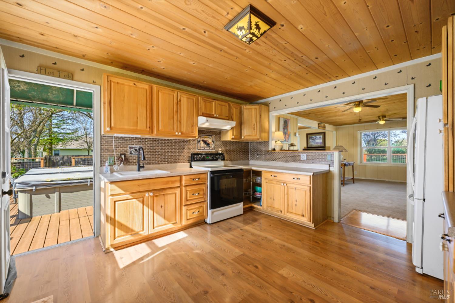 Detail Gallery Image 12 of 40 For 5454 Hall Rd, Santa Rosa,  CA 95401 - 3 Beds | 1/1 Baths