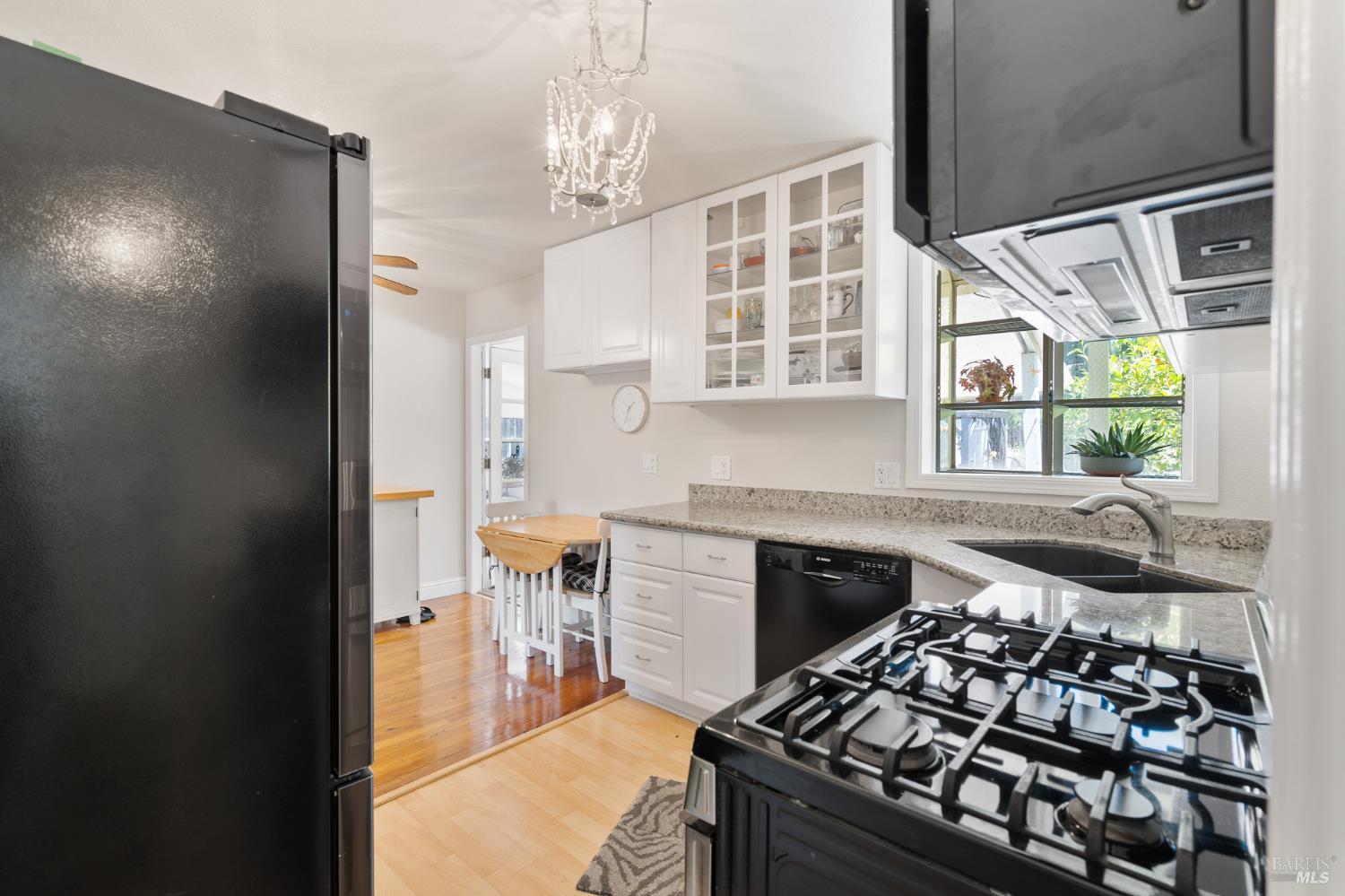 Detail Gallery Image 12 of 31 For 1213 Hale St, Vallejo,  CA 94591 - 3 Beds | 1 Baths