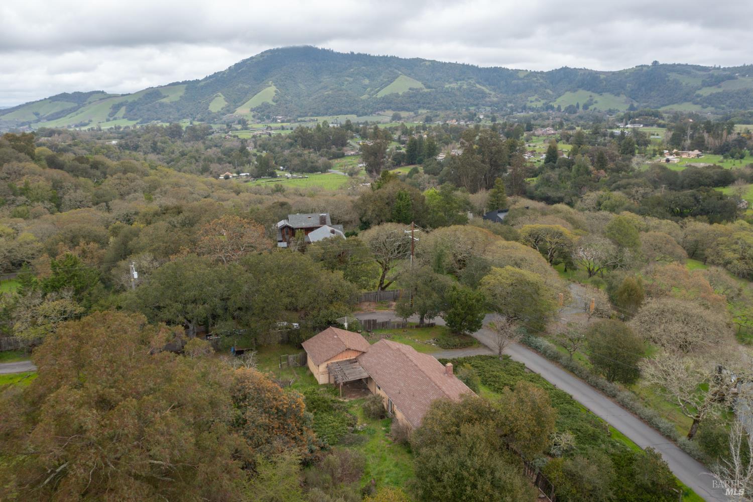 Detail Gallery Image 7 of 23 For 4550 Hidden Springs Rd, Santa Rosa,  CA 95404 - 3 Beds | 2 Baths