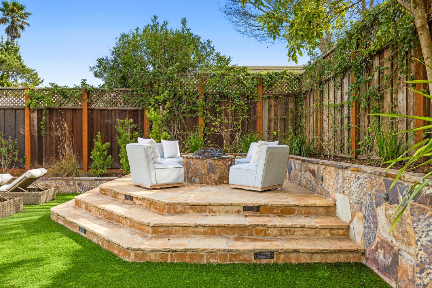 Detail Gallery Image 27 of 55 For 34 Southridge Dr, Tiburon,  CA 94920 - 4 Beds | 3/1 Baths