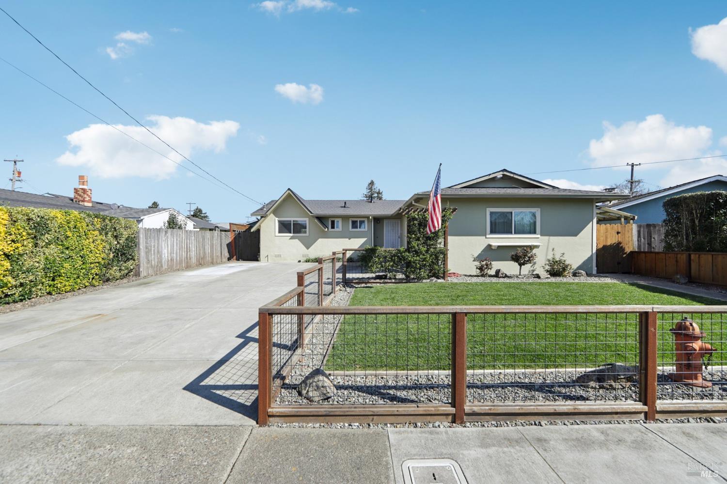 Detail Gallery Image 26 of 27 For 7070 Almond St, Rohnert Park,  CA 94928 - 3 Beds | 2 Baths