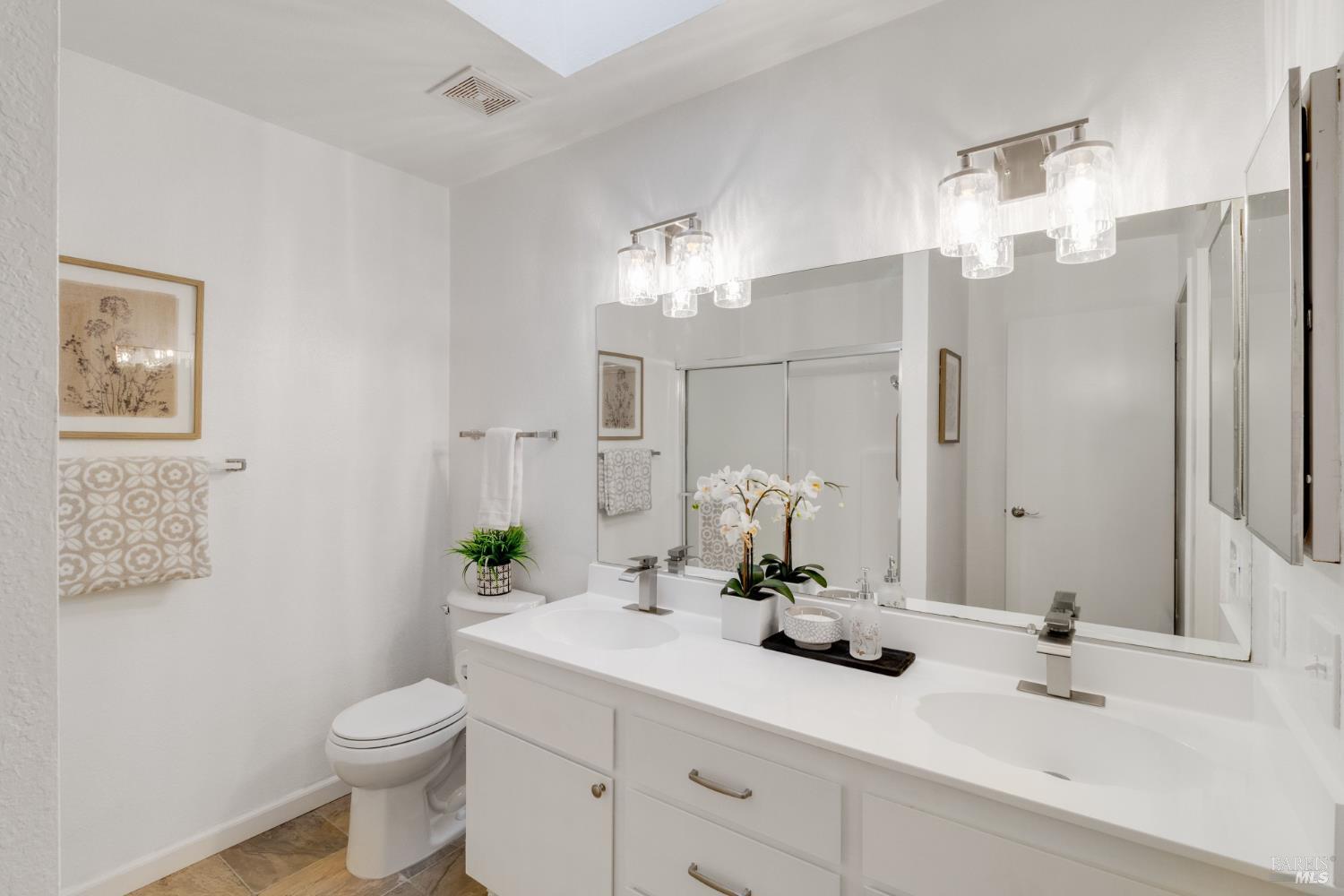 Detail Gallery Image 28 of 48 For 1474 London Cir, Benicia,  CA 94510 - 2 Beds | 2 Baths