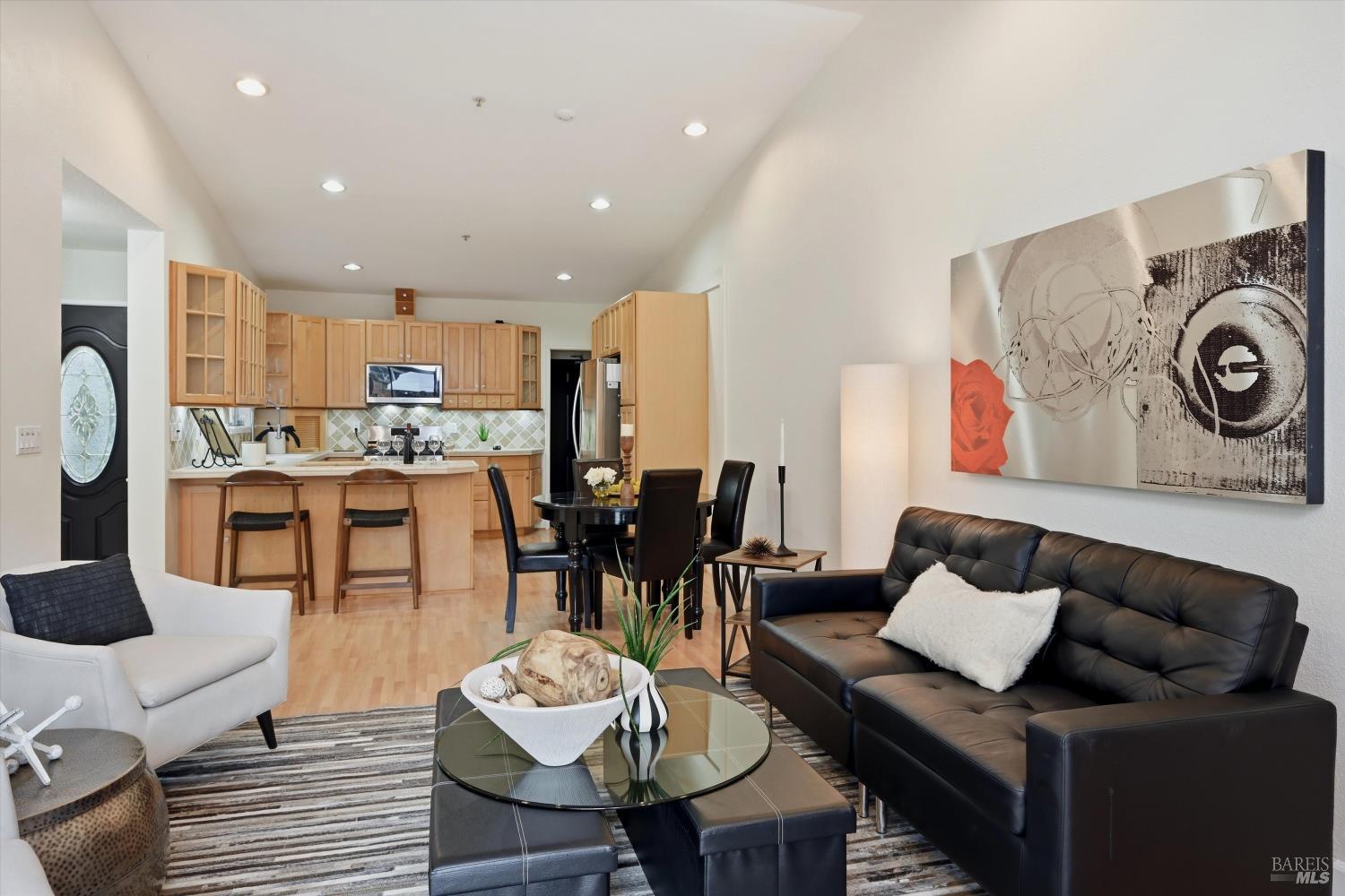 Detail Gallery Image 3 of 32 For 29 Vanessa Ct, Napa,  CA 94558 - 2 Beds | 2 Baths